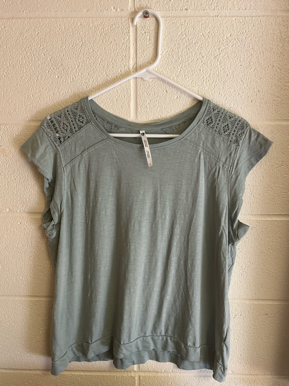 Crochet Shoulder Cap-Sleeve Blouse in Light Sage L